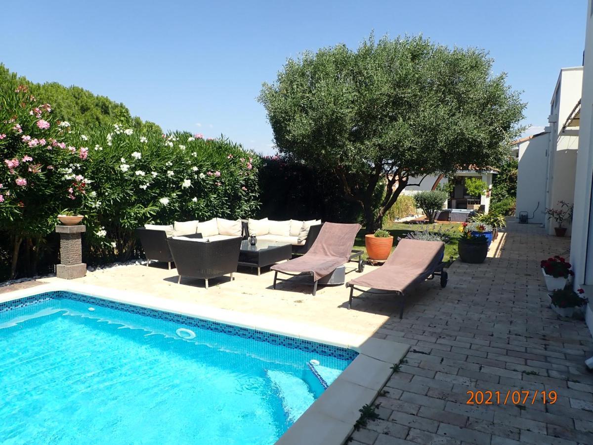 Les Fruitiers Agde Exterior photo